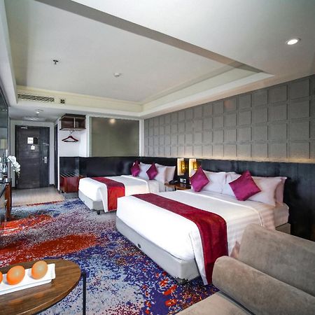 Hotel Aston Pasteur Bandung Exterior foto