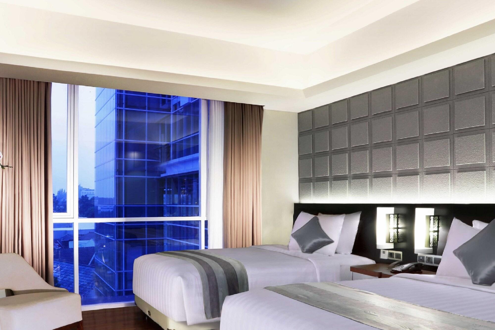 Hotel Aston Pasteur Bandung Exterior foto